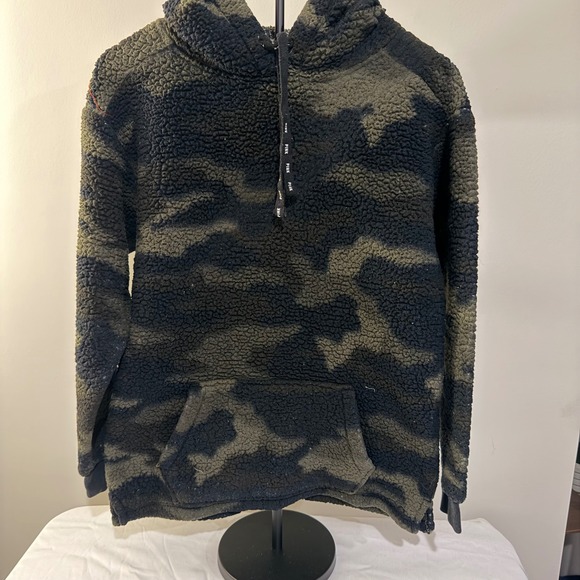 PINK Victoria's Secret Tops - Victoria's Secret PINK Camo Sherpa Hoodie XS Green Black Camouflage Pullover